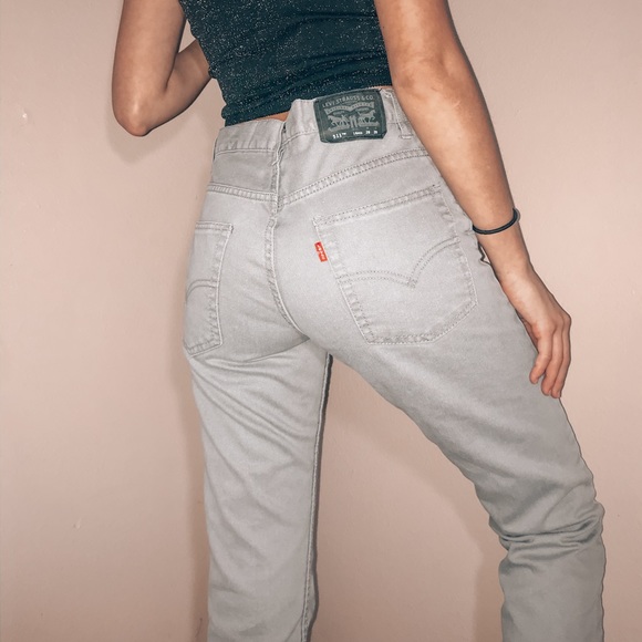 gray Levi boyfriend jeans - Picture 1 of 3